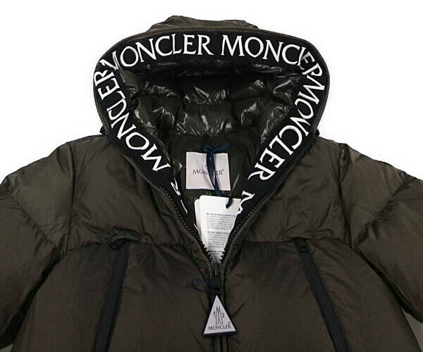 Moncler Montcla down jacket black